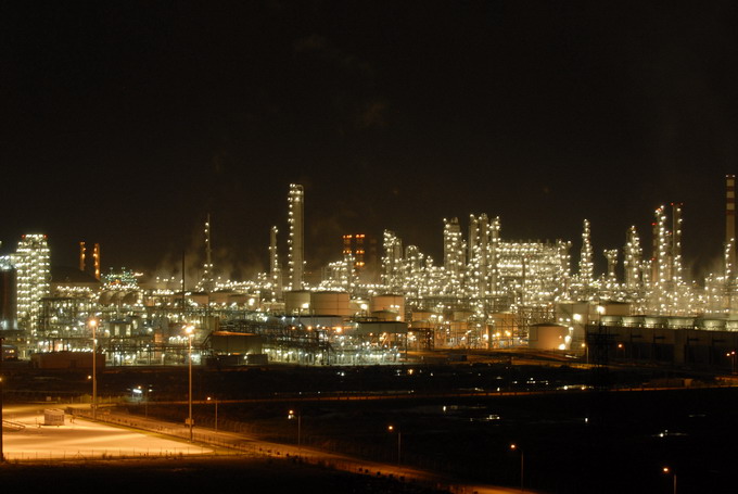 環氧(yang)漆-廣東(dong)某煉油(you)項目