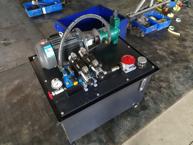 環(huan)保設備(bei)液壓系(xi)統