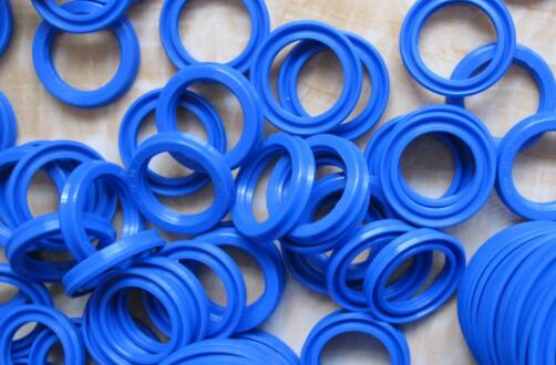 液壓(ya)油缸怎麼換油封(feng)