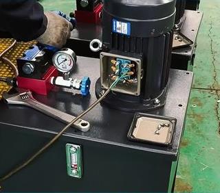 國立(lì)液壓，重(zhòng)注安全(quán)生産意(yi)識，用心(xīn)生産每(měi)一台液(yè)壓站